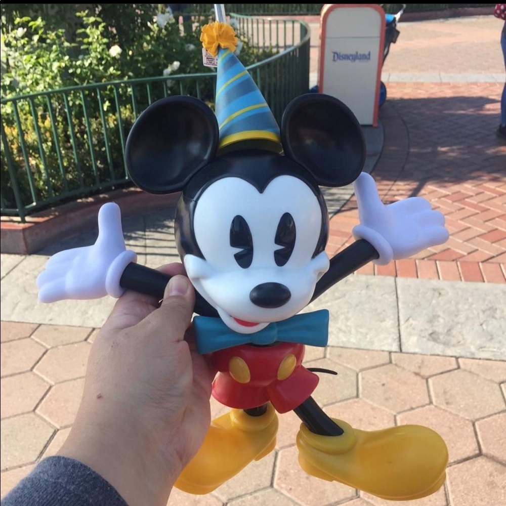 Disneyland Mickey Mouse 80th anniversary sipper cup with straw